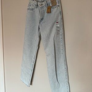 Levi's Women's Classic Light Wash Straight Leg Jeans